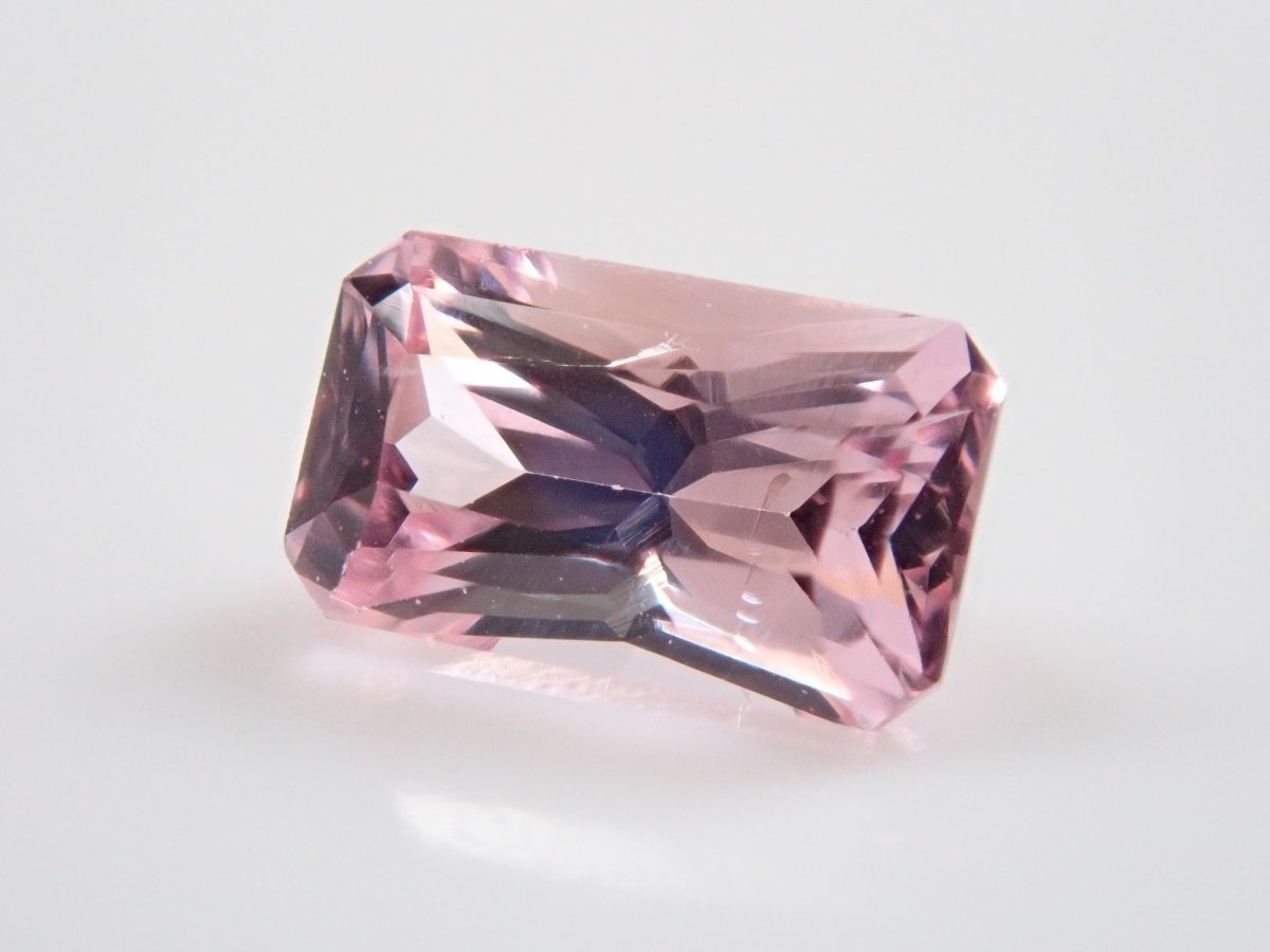 内なる光を楽しむ シルキーピンクスピネルPay ID