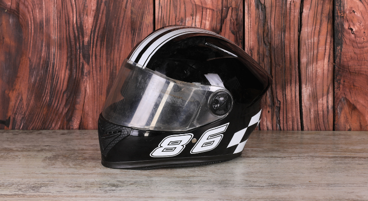 ヘルメット＋カッティングシート』で自分好みにカスタム！看板のサインシティ