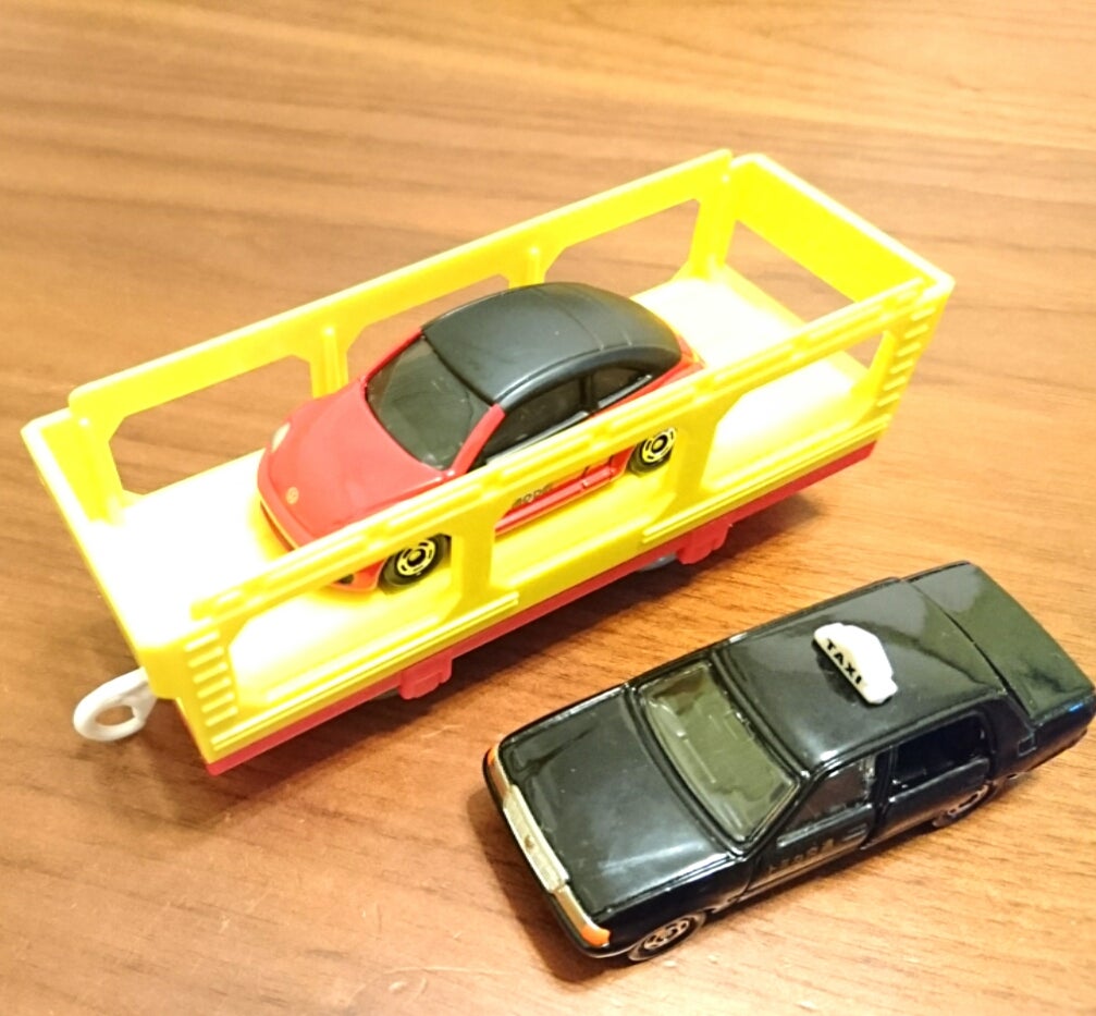 100均でトミカ収納アイディア！暮らしに役立つ収納動画✨