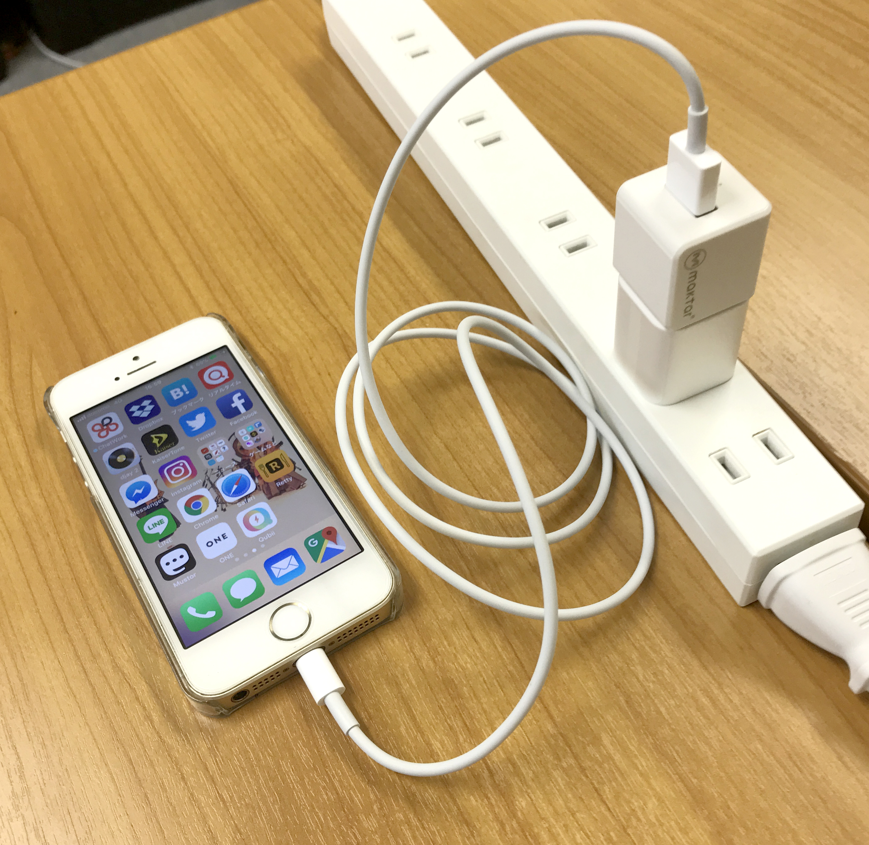 充電ついでに画像や動画を自動バックアップ！iPhoneでもAndroidでもOKです＆GP