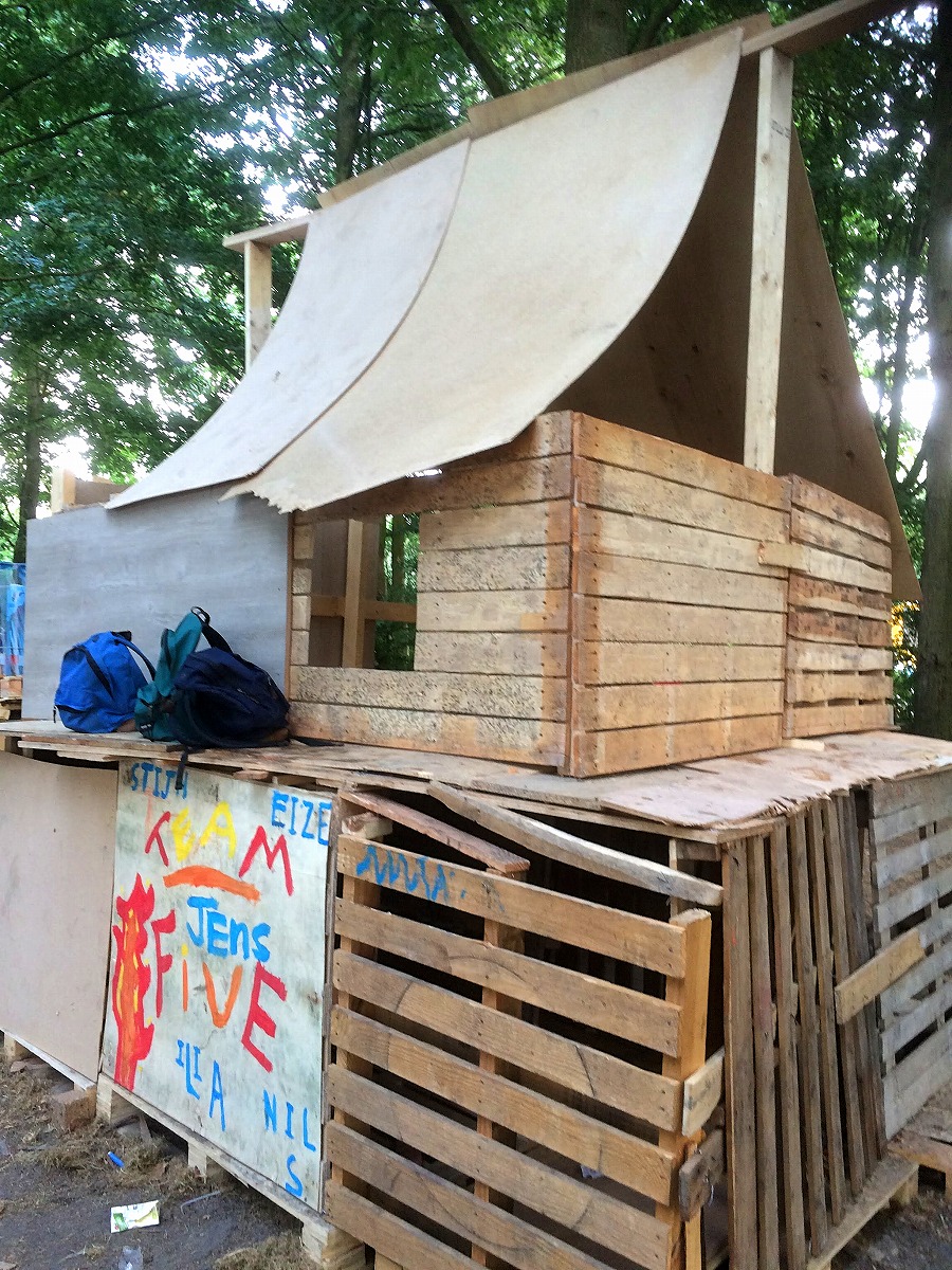 DIY 僕たちのひみつ基地がアップデート！庭にウッドデッキを作ってQOLを爆上げする