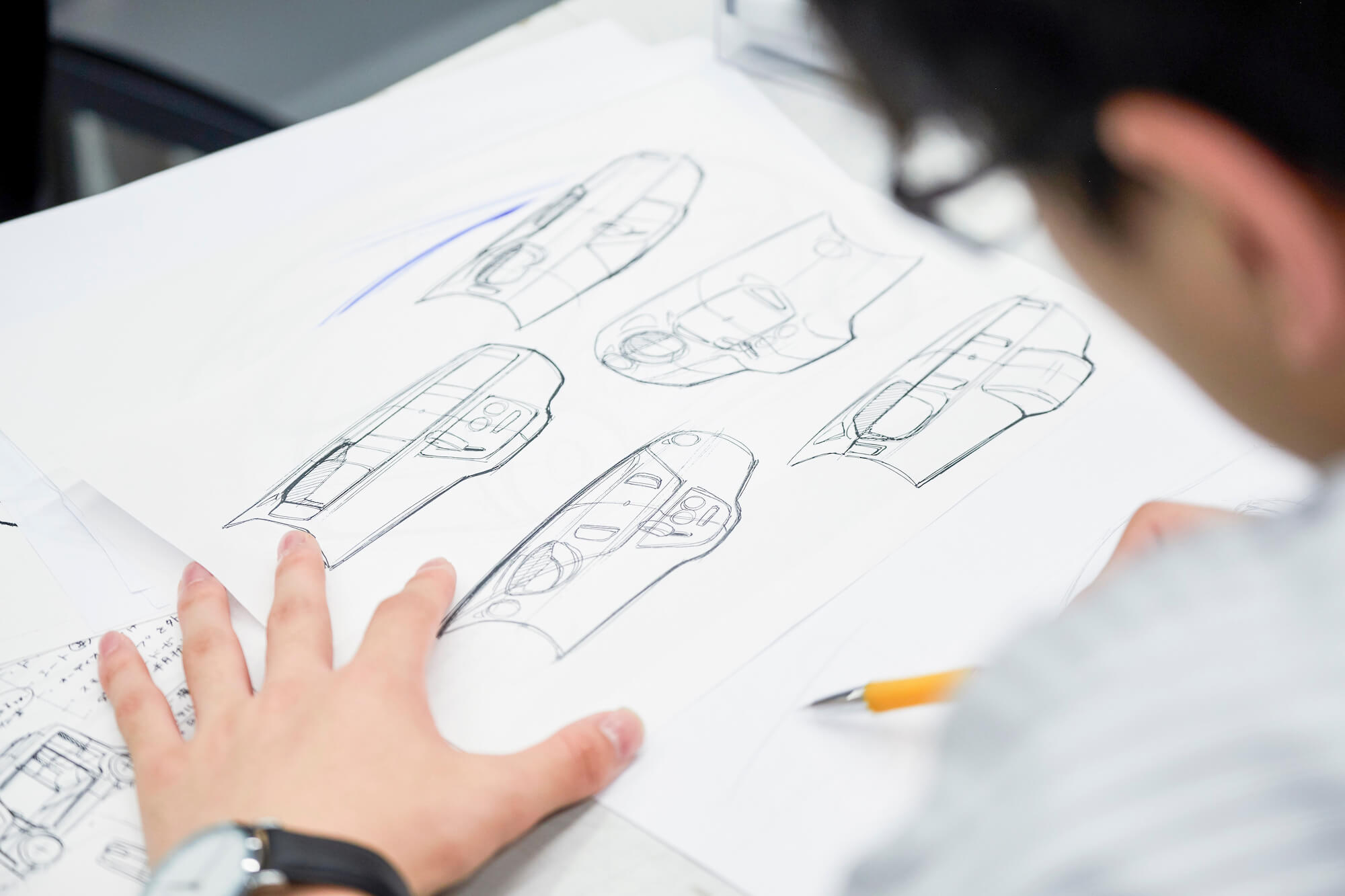 独自のデザイン手法から生まれた2つの家電。プロダクトデザイナー清水久和＆日立による新シリーズAXIS Webデザイン の視点で、人間の可能性や創造性を伝えるメディア