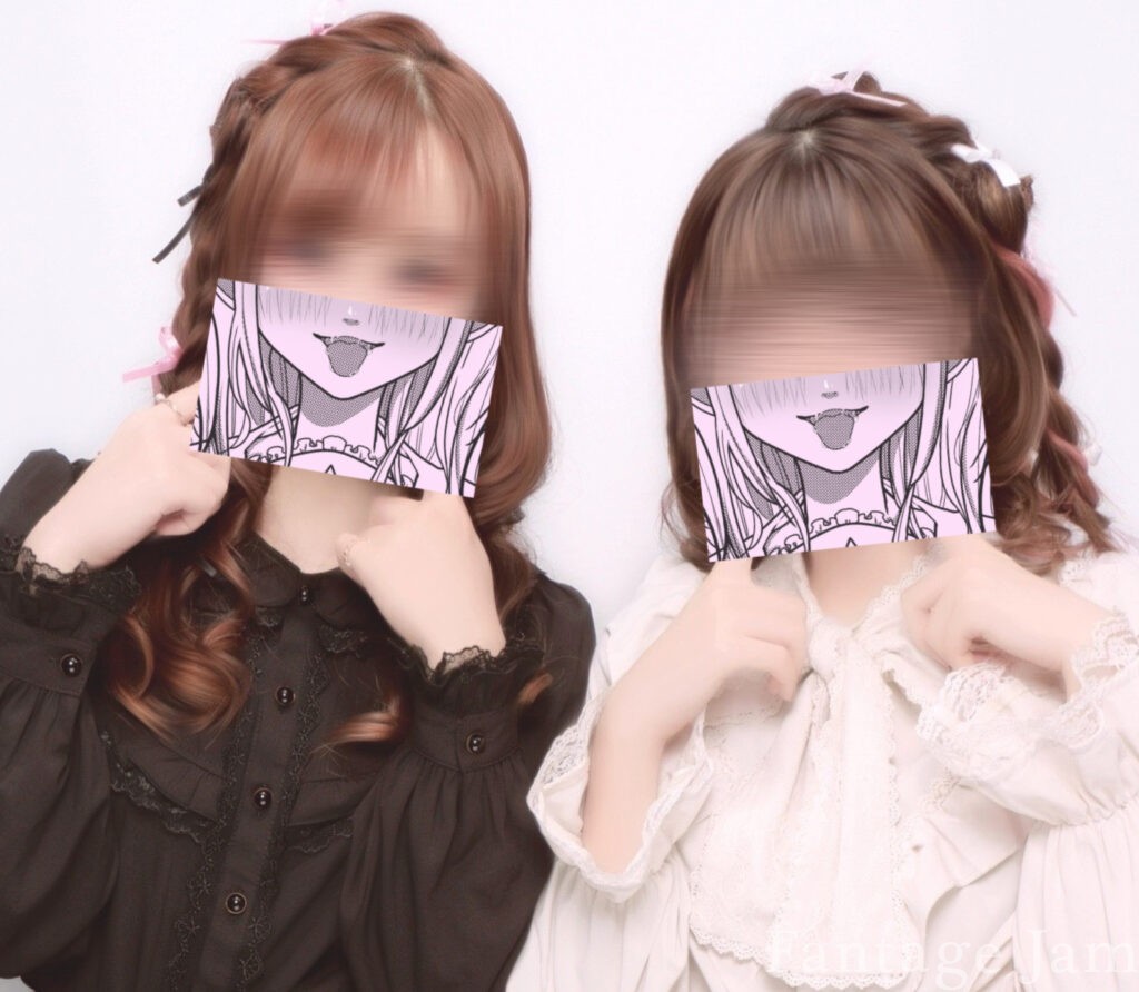 可愛く顔隠しするならこれ！, みんなやってるモザイク加工はEPIKで👍🏻 ̖́-, 今すぐ真似しちゃおう💘,EPIK写真加工加工アプリステッカースタンプ顔隠し加工顔隠し絵文字量産系量産型スナ系ストーリー加工ストーリーiPhoneiPhone絵文字アプリ加工アプリ加工画像加工方法加工の仕方加工女子プリクラ加工