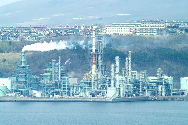 光が溢れる夜の工場の無料の写真素材 - ID.4388フリー素材 ぱくたそ