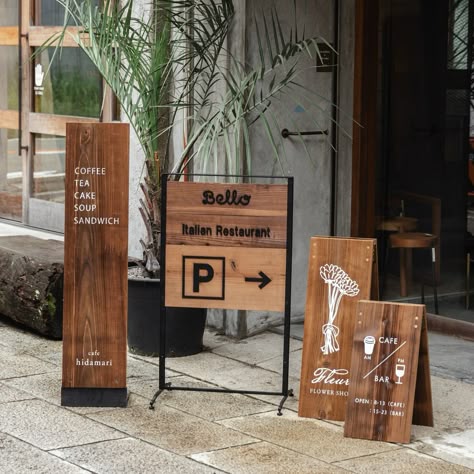 パリのおしゃれな看板フレームセットイラスト - No: 2450131無料イラスト・フリー素材なら「イラストAC」