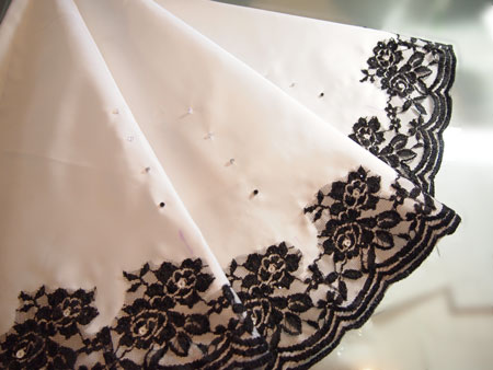 モチーフレースのつけ方 - 社交ダンスドレスの通販なら白樺ドレスレンタル全国対応