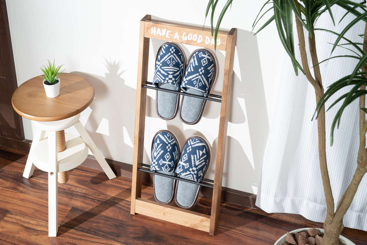 セリアで簡単DIY！ユニークな「オブジェ風壁掛けラック」PrettyOnline