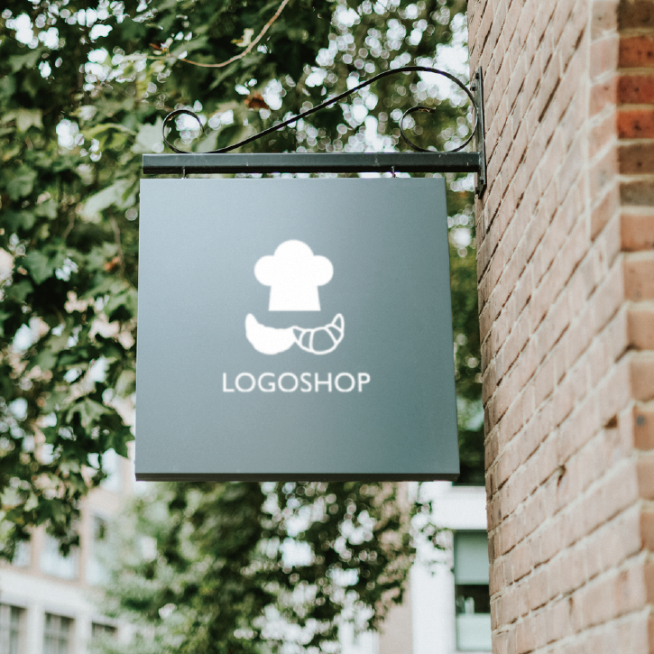 こんばんは！more です！🥖 今回はロゴについて書いてみようと思います！ ロゴは専門学校からの友達の @ryuuga0328にお願いしました！専門学校へ入学する前からオープンキャンパスで仲良くなって、卒業してからも繋がりがあり、自分の夢であるパン屋さんのロゴのデザイン