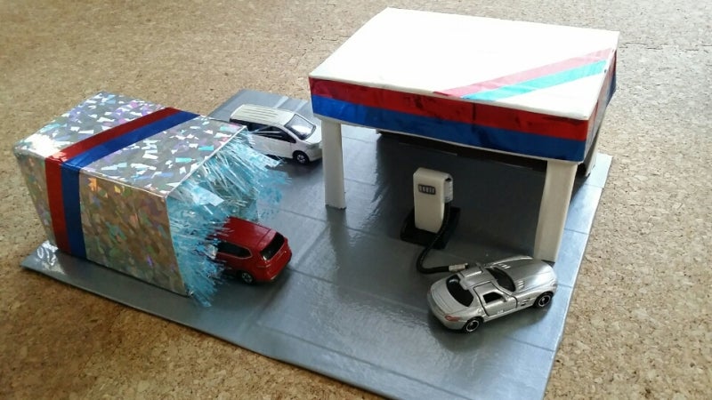 トミカの道路は100均の材料で作る！ ダイソー- ハリーのなんでも屋さん