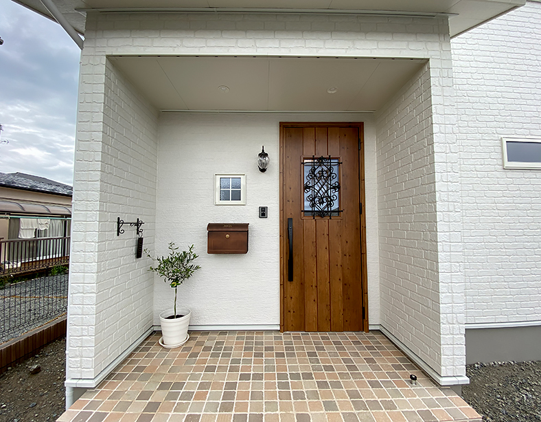 おしゃれな窓デザインでアメリカンハウスを目指す！洋風と和風の家の違いは？The 樹脂サイディング