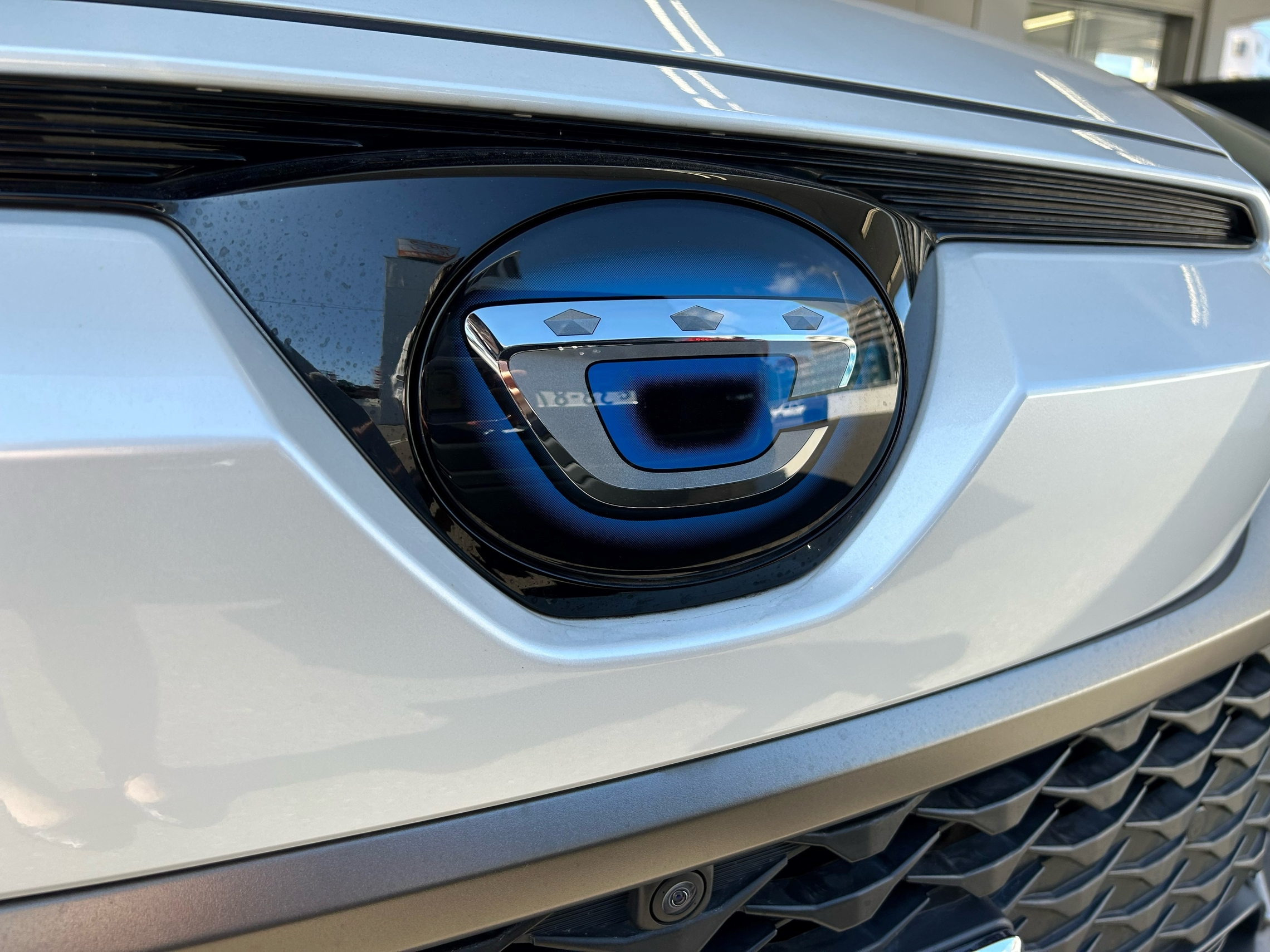 車のエンブレム一覧 50の日本車・外車のロゴマークのデザインや由来を徹底紹介 初心者必見 編集部が語る自動車購入ノウハウ MOTA