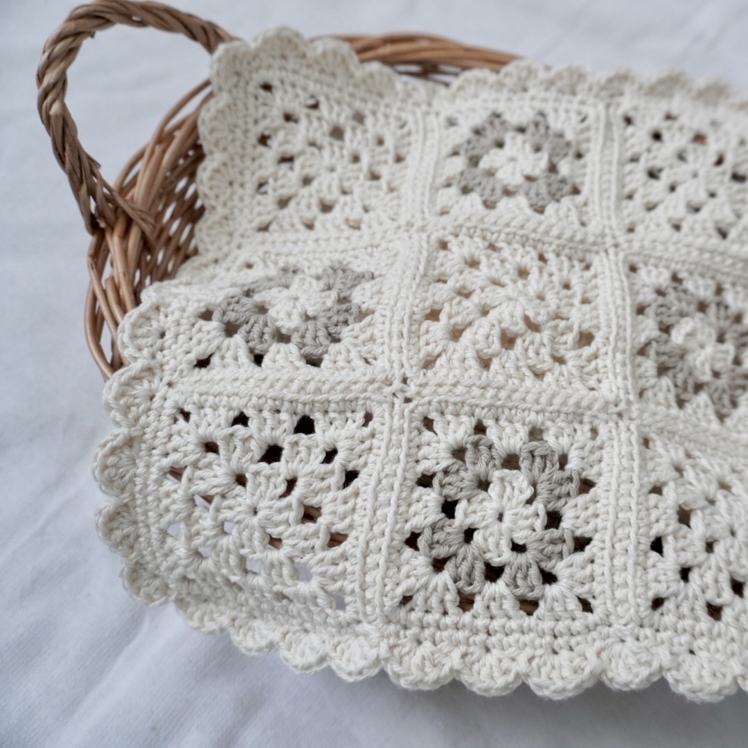 ハンドメイド 手編みファスナーポーチ モチーフ編み かぎ編み グラニースクエア