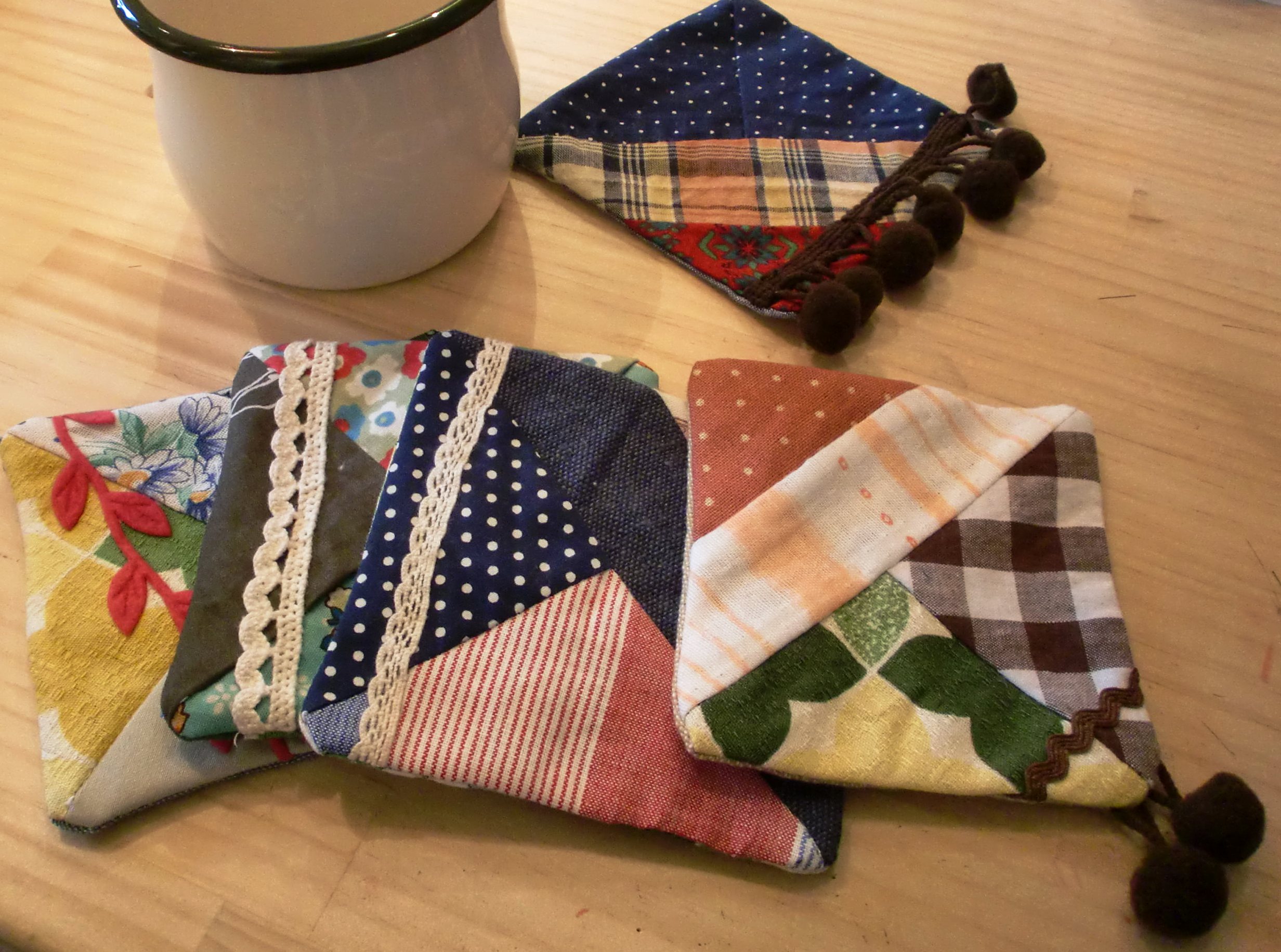 ハギレで簡単！おうちの形のコースターの作り方│koshirau 拵う こしらう