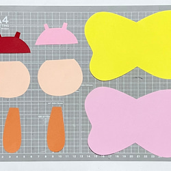 カッターナイフで作るおしゃれな蝶の壁面飾り－春の掲示物 4月図工人