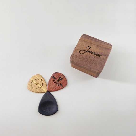 本物そっくりギター〜ミュージシャン気分が味わえる手作り楽器〜保育と遊びのプラットフォーム ほいくる