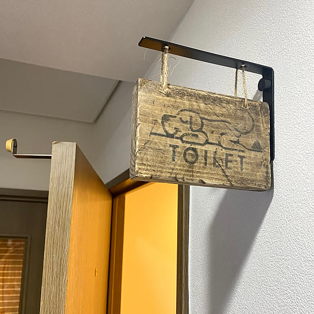 アイアン&無垢オークの吊り看板MUKU-MO SIGN