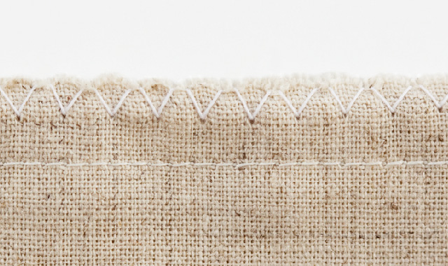 ロックミシンやジグザグ縫いをしないで三つ折りで裁ち目を始末する方法 手縫いの小技 超！裁縫初心者でも失敗しない手作り入学・入園グッズの作り方のブログ