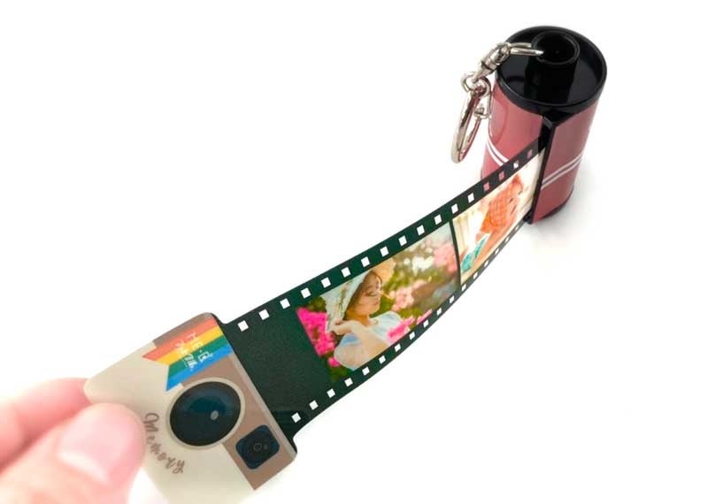 思い出の写真をフィルム型にした「フィルムロールキーホルダー」がエモい〜！ 実際に作ってわかったコツなどを伝授するよPouch ポーチ