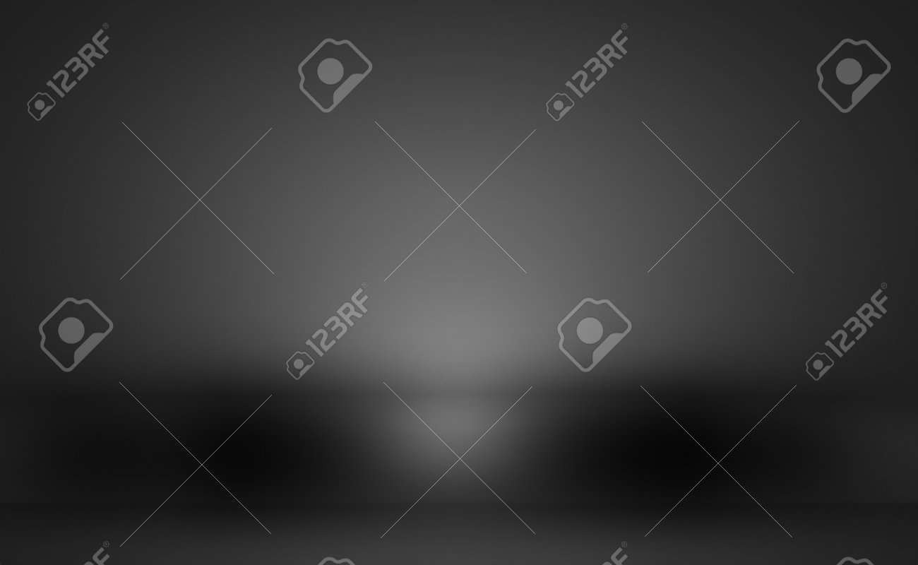 ブラックアンドグレーのタトゥー蝶とデイジー、天使とクロス 東京のタトゥースタジオ レインフォールタトゥ