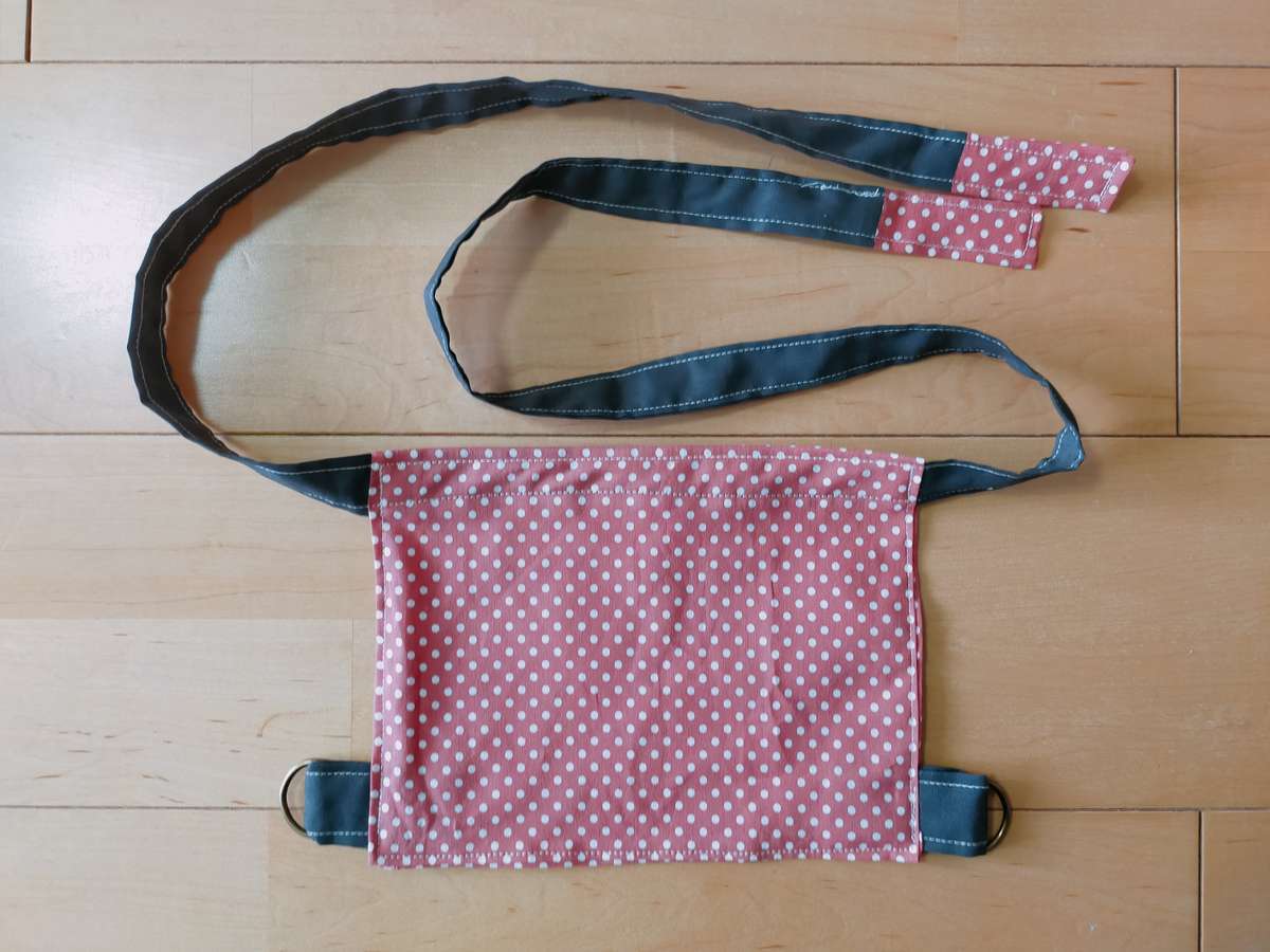 簡単！手作り 人形用抱っこ紐 ドールキャリア の無料型紙と作り方 - リビングがおもちゃでいっぱい