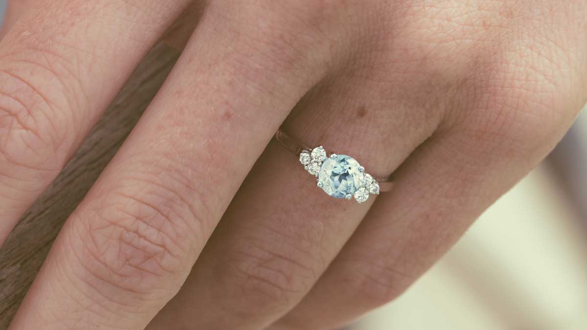 アクアマリンの見分け方を紹介！偽物の品質や特徴とは