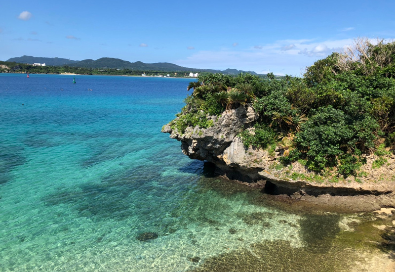 愛知県大府市で石膏ボード壁に43型液晶テレビ（KJ-43X8000E）と棚を壁掛け CATO施工事例861