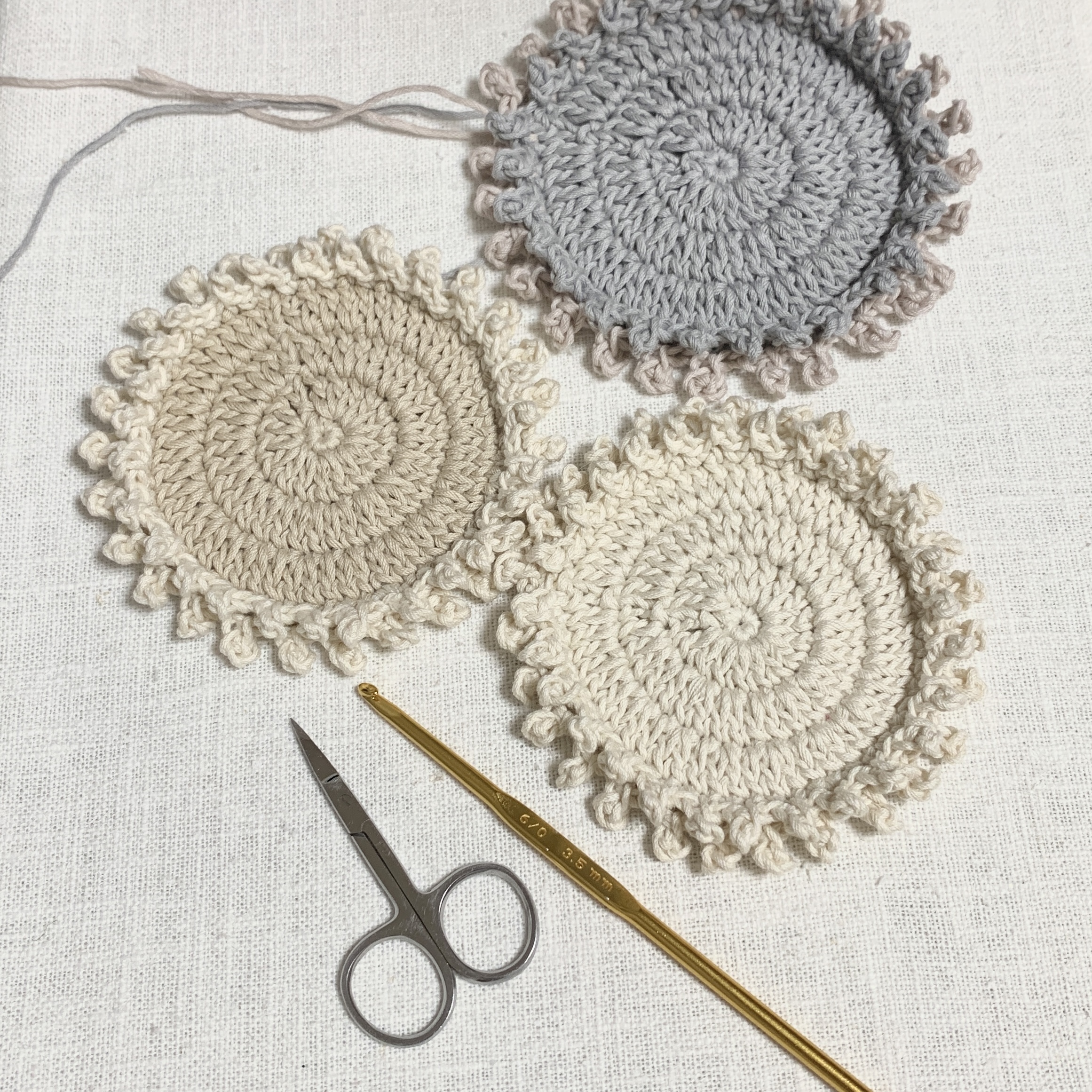 編み図ありYouTubeとMIROOMでドイリーの編み方動画公開しています！お気に入りの糸も紹介♪ - hime*hima & Comfy Days