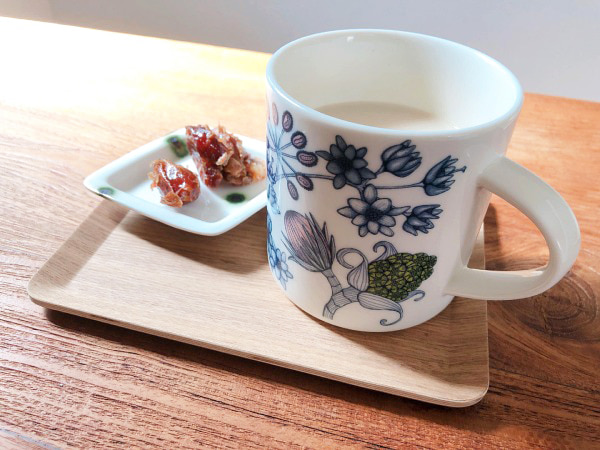 ダイソー スリーピーすべらな〜い木製トレー♪カフェ気分の食卓そら＊いろ 〜自分らしい暮らし