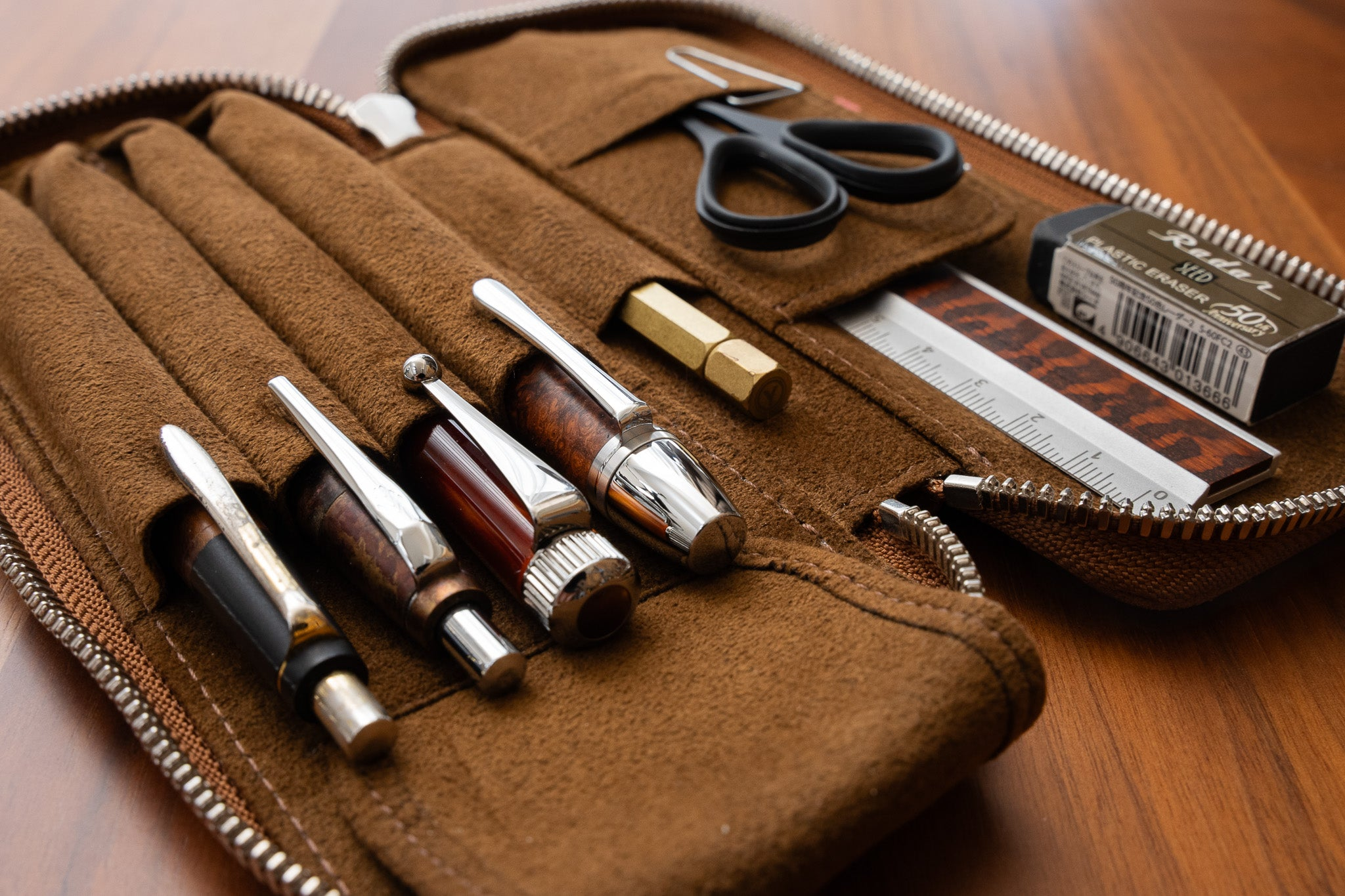 楽天市場 全5色 ボア ワッフル ペンケース かわいい 高校生女子 オシャレ 筆箱 筆入れ 大容量 シンプル ブロック チェック柄 文具 韓国風おしゃれ 可愛い ポーチ 大学生 中学生 小学生 もこもこ コスメポーチ 人気 プレゼント : グラブアドリーム