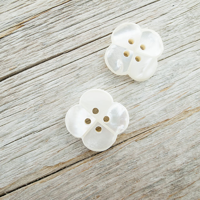 ブルージーンズのペアのボタンのクローズアップビュー, ブルー ジーンズのテクスチャ背景イラスト画像、PNGフリー 素材の、ロイヤリティフリ