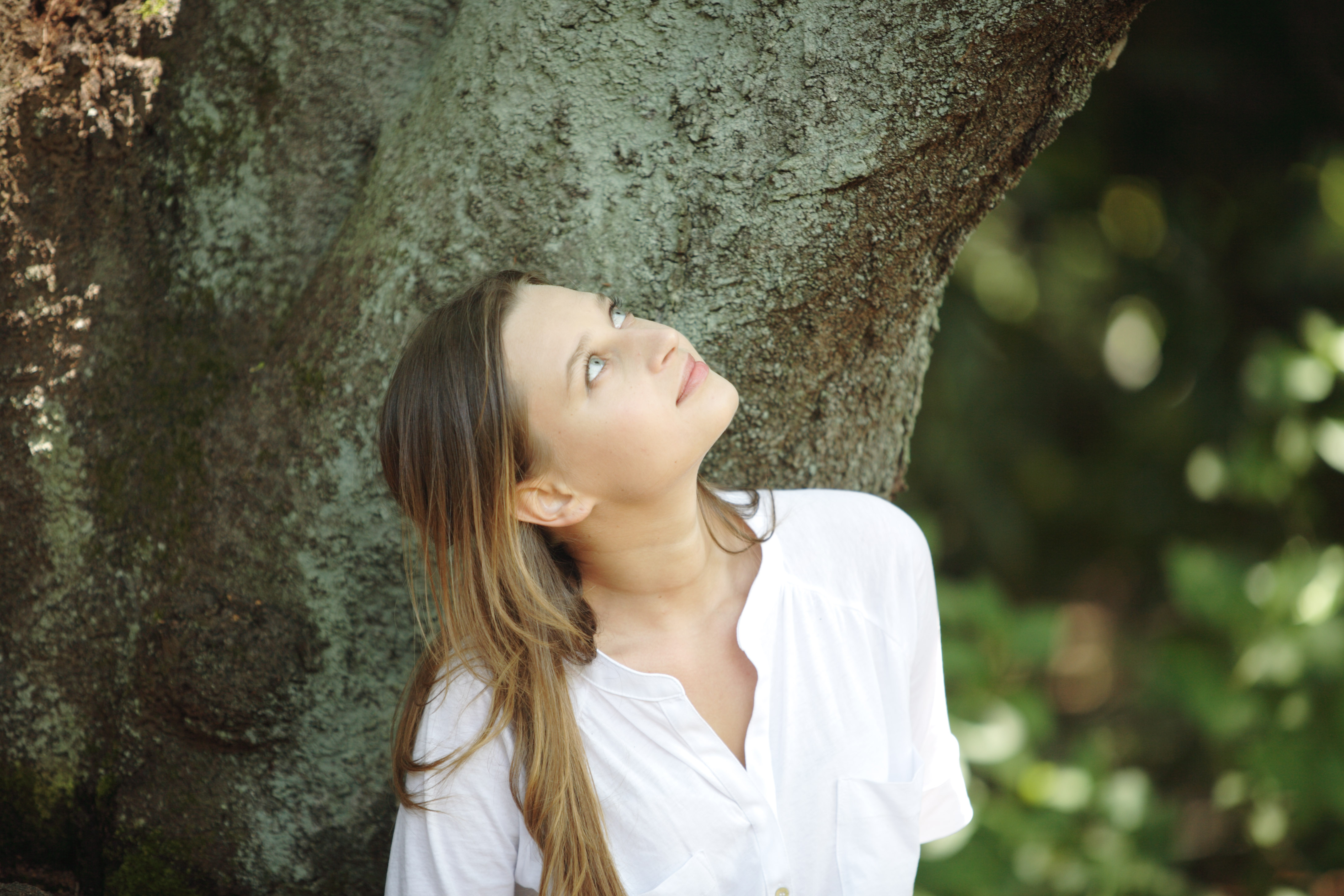 金髪女性の外国人 似顔絵 イラストのフリー素材イラストイメージ