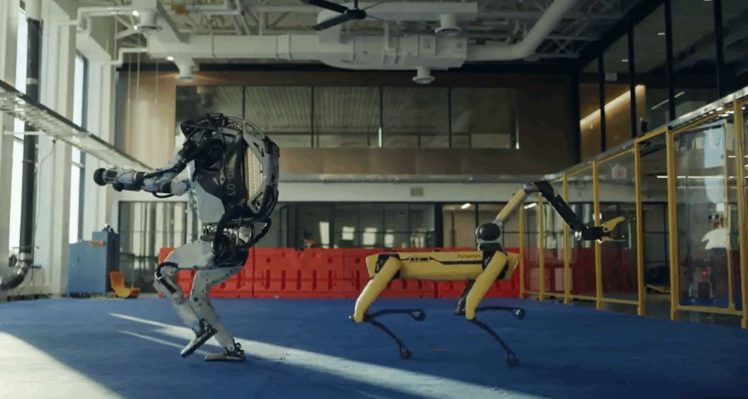 ロボット犬が機関銃を撃ちまくるムービーがネットに出回る、フェイクとの指摘も - ライブドアニュース