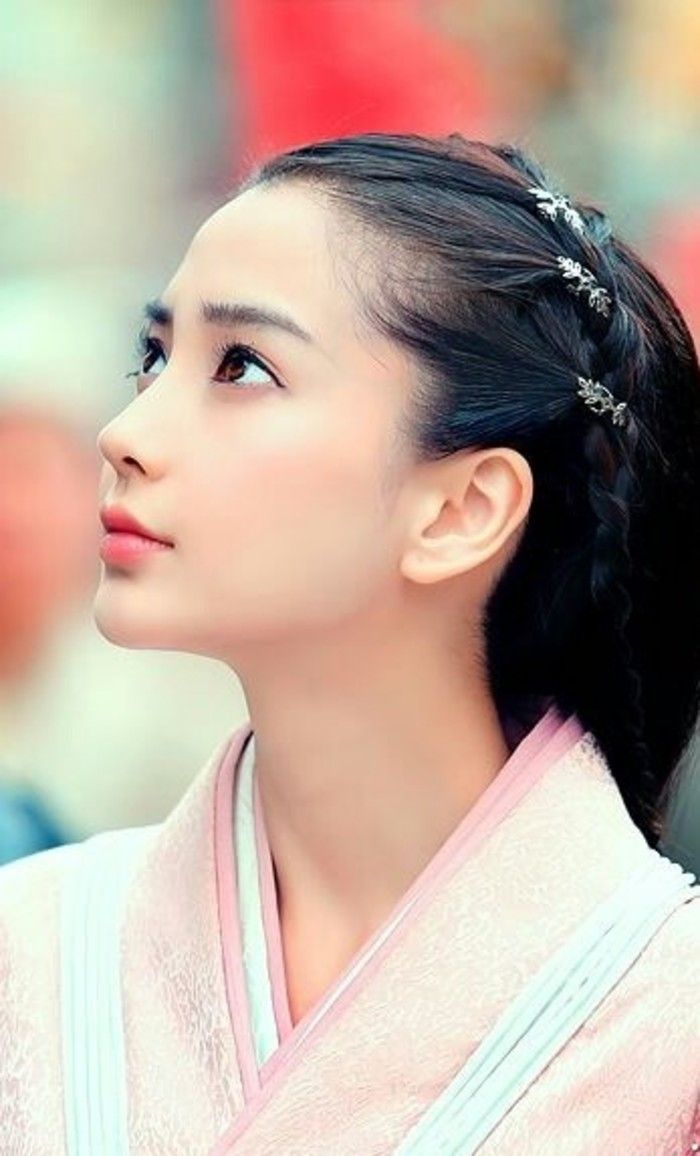 グリナザ 鼻が美しい人は必ず四角形の形をしている鼻が目につく人はこんな感じの鼻に見える . ＜ ＞ . 一方で鼻の穴と鼻翼が小さいとこう 伝わりますかね 以上、美女