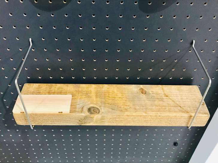 ダイソーのデザインボードを８種のアレンジパーツでカスタマイズ！キャンプ用品ディスプレイをDIYしようアウトドア雑貨・小物BE-PAL キャンプ、アウトドア、自然派生活の情報源ビーパル