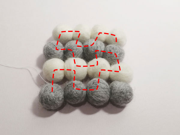 100均素材で！縫わずに作れる！人形用抱っこ紐, 📱✨カテゴリ別や検索はママタスWEBで🤗→ https:www.mamatas.net ,100均でできて、縫わずにできる人形用抱っこ紐の作り方を紹介🐻💖,用意するもの , ・巾着バッグ 約260cm × 330cm ,・クリップ, ・かばんテープ, ・Dカン＆アジャスター, ・布ボンド, ・面ファスナー,手順 ,