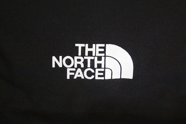 ザノースフェイスのおしゃれなステッカー。使用例や種類をブログでレポート THE NORTH FACE