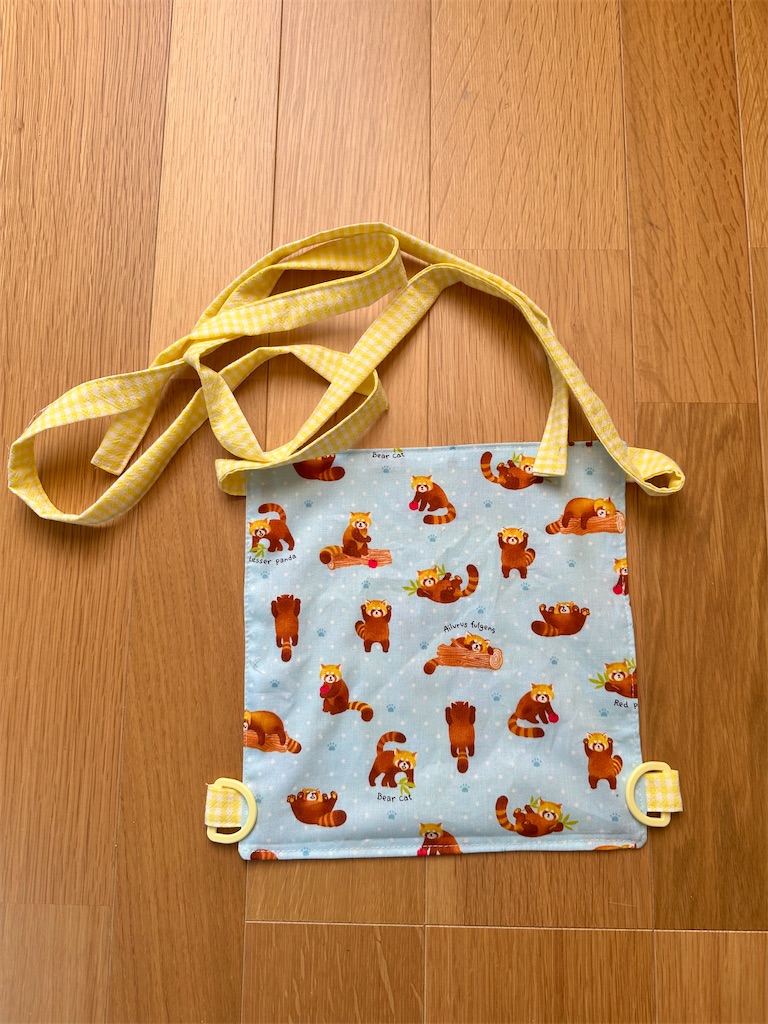 簡単！手作り 人形用抱っこ紐 ドールキャリア の無料型紙と作り方 - リビングがおもちゃでいっぱい