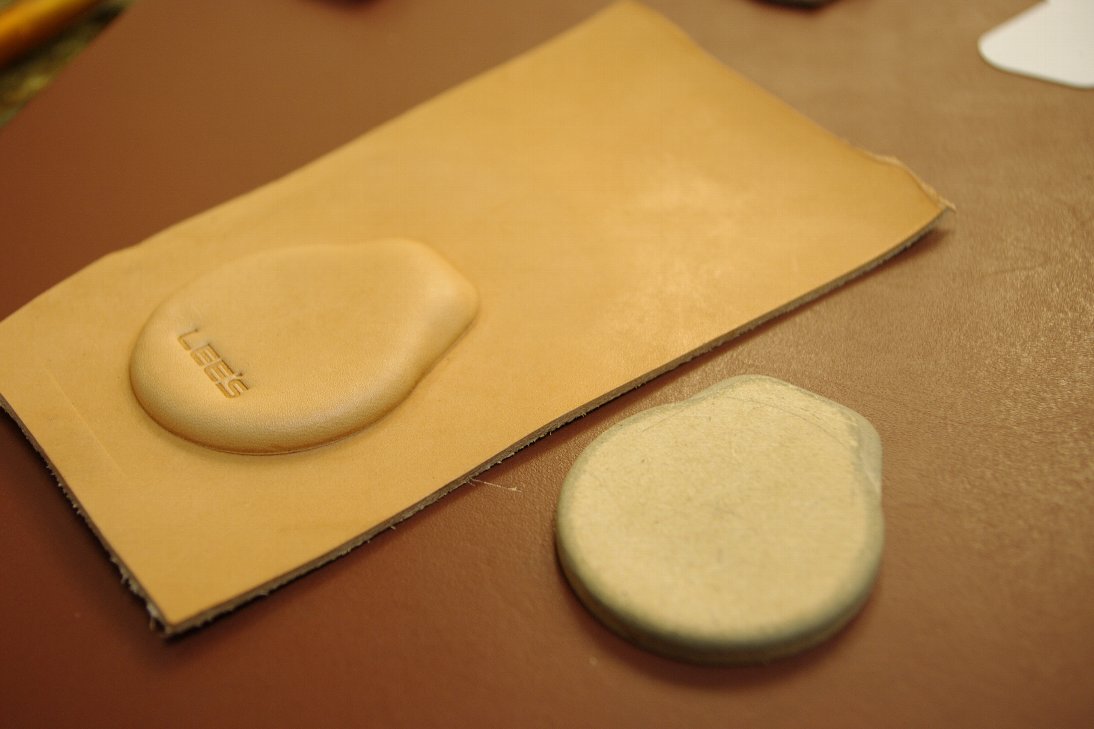 ヌメ革の立体成形で革砥ホルダーを作ってみた。レザークラフト入門講座