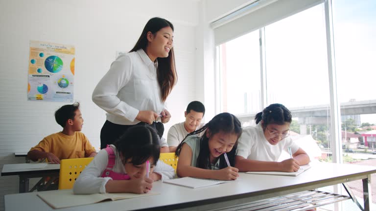 ユーリード、著作権フリーの映像素材集