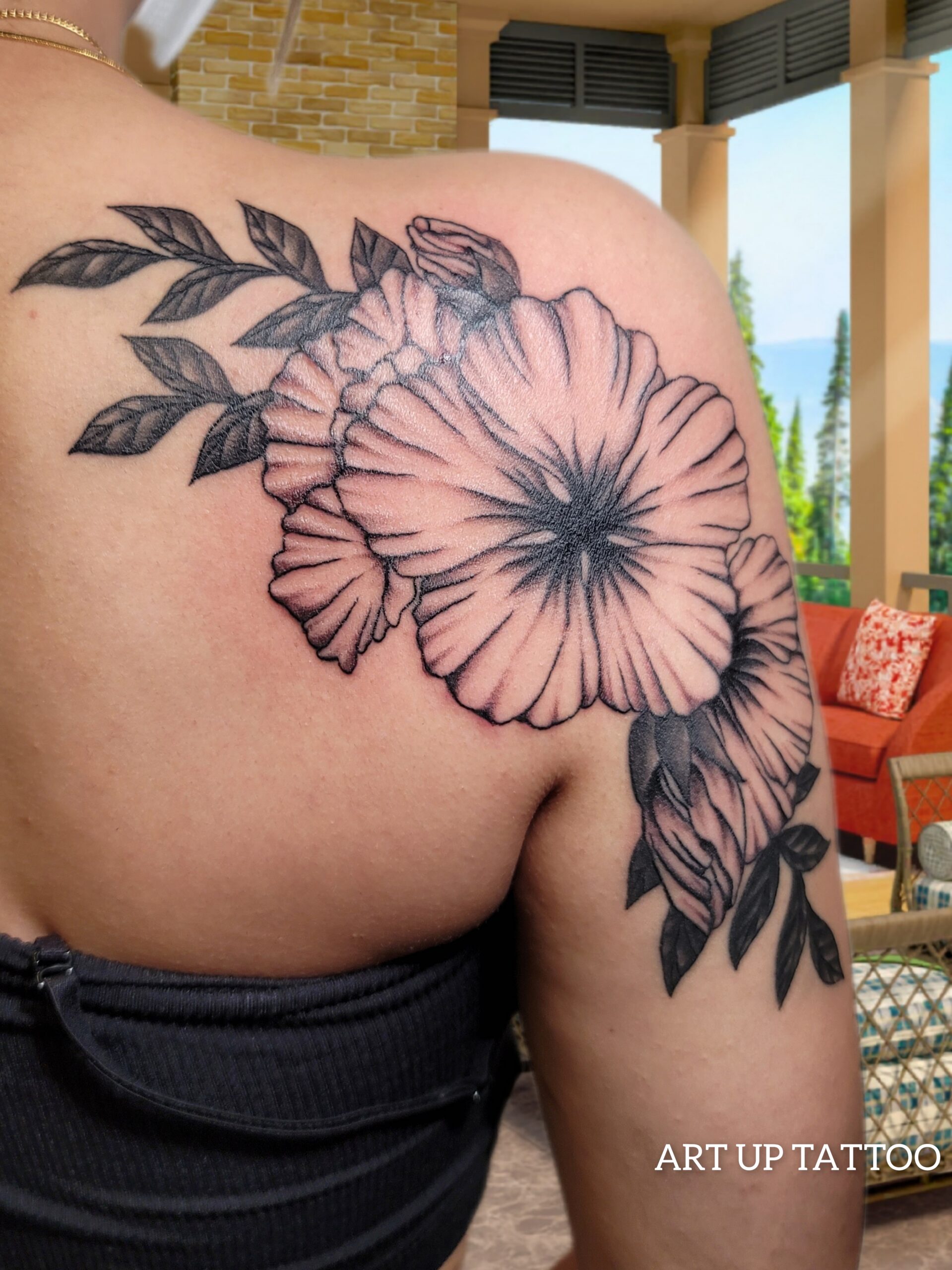 ブラック＆グレイ、ぼかしのタトゥー達 STROKER TATTOO