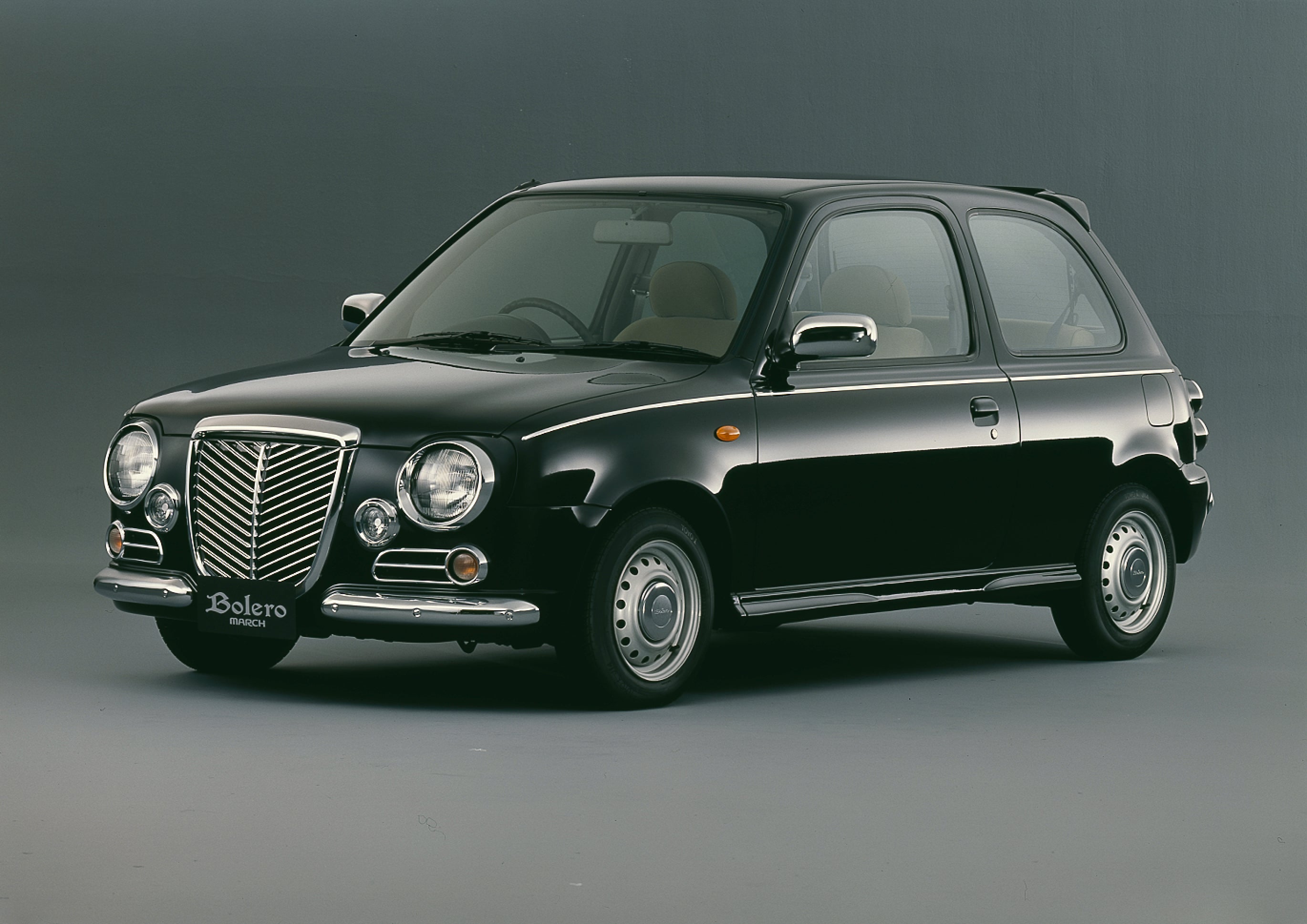 こう見えて中身は最新 日産バネット、ジムニーetc.現行車をカスタムしたレトロな5台