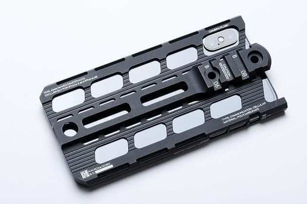 カトキ氏のイラストも時期によって結構絵柄が変わって面白いね : ろぼ速VIP