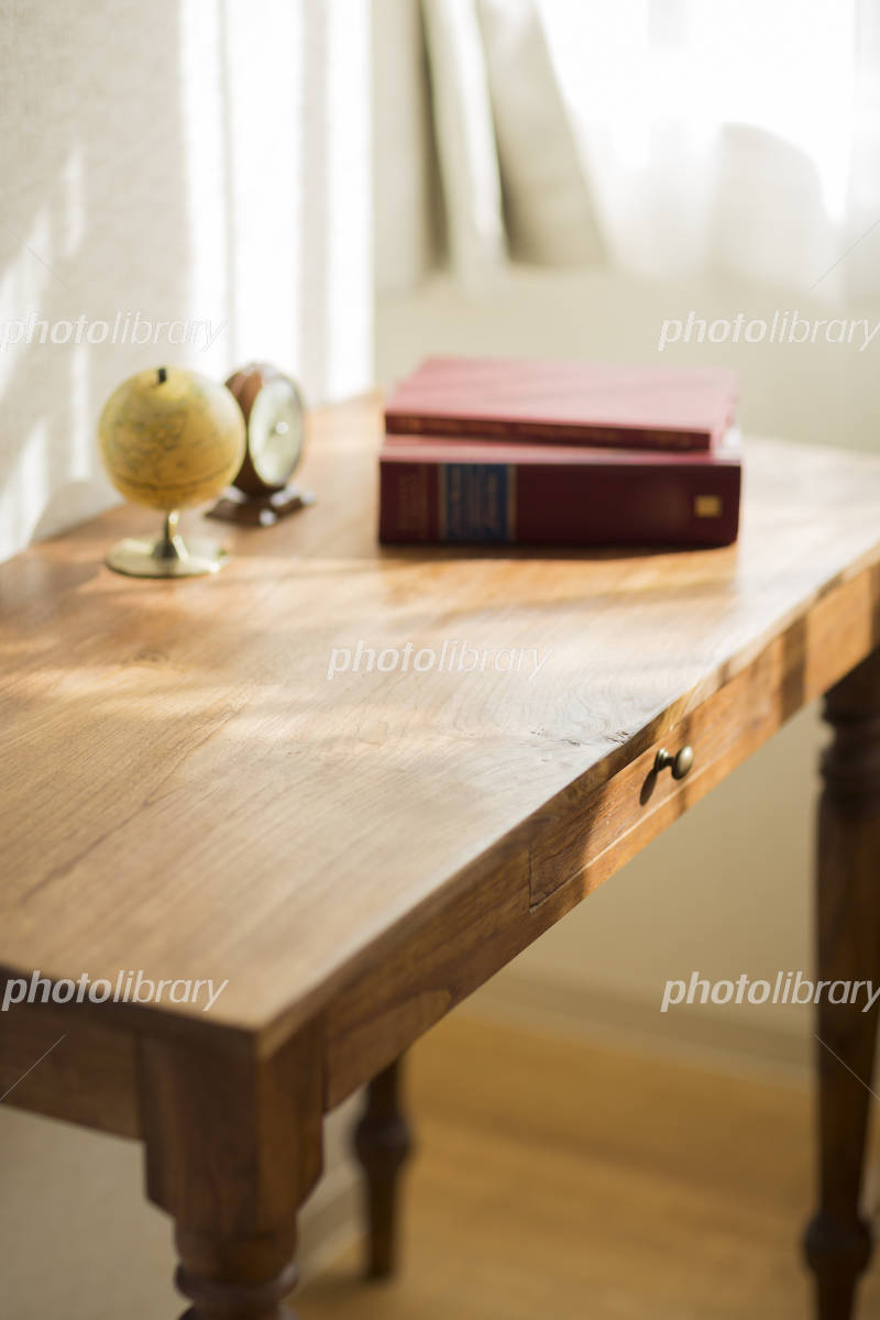 350,700点を超える机のイラスト素材、ロイヤリティフリーのベクター素材グラフィックスとクリップアート - iStockテーブル, 机 木, 机無人