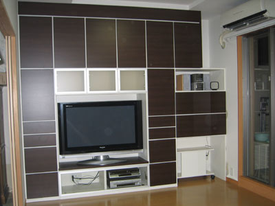 大型の壁面収納パナソニックキュビオスを設置したマンションリビングリノベーション