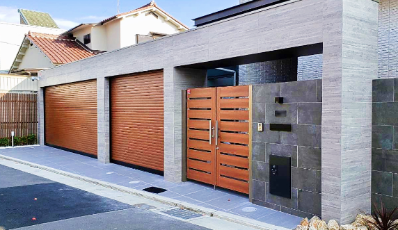 top_terasu ←季節ごとにトレンドの事例はピン留め◎してます .自動シャッターのご紹介こちらの自動シャッターは、 LIXILの