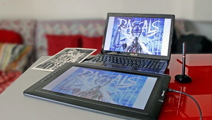 PRパソコン実験工房PC Watch出張所 - Supported by パソコン工房 Adobeの「Illustrator 」が快適に動くPC 前編 ～Adobe担当者、日清食品のトップデザイナーとともにスペックを検討する - PC Watch