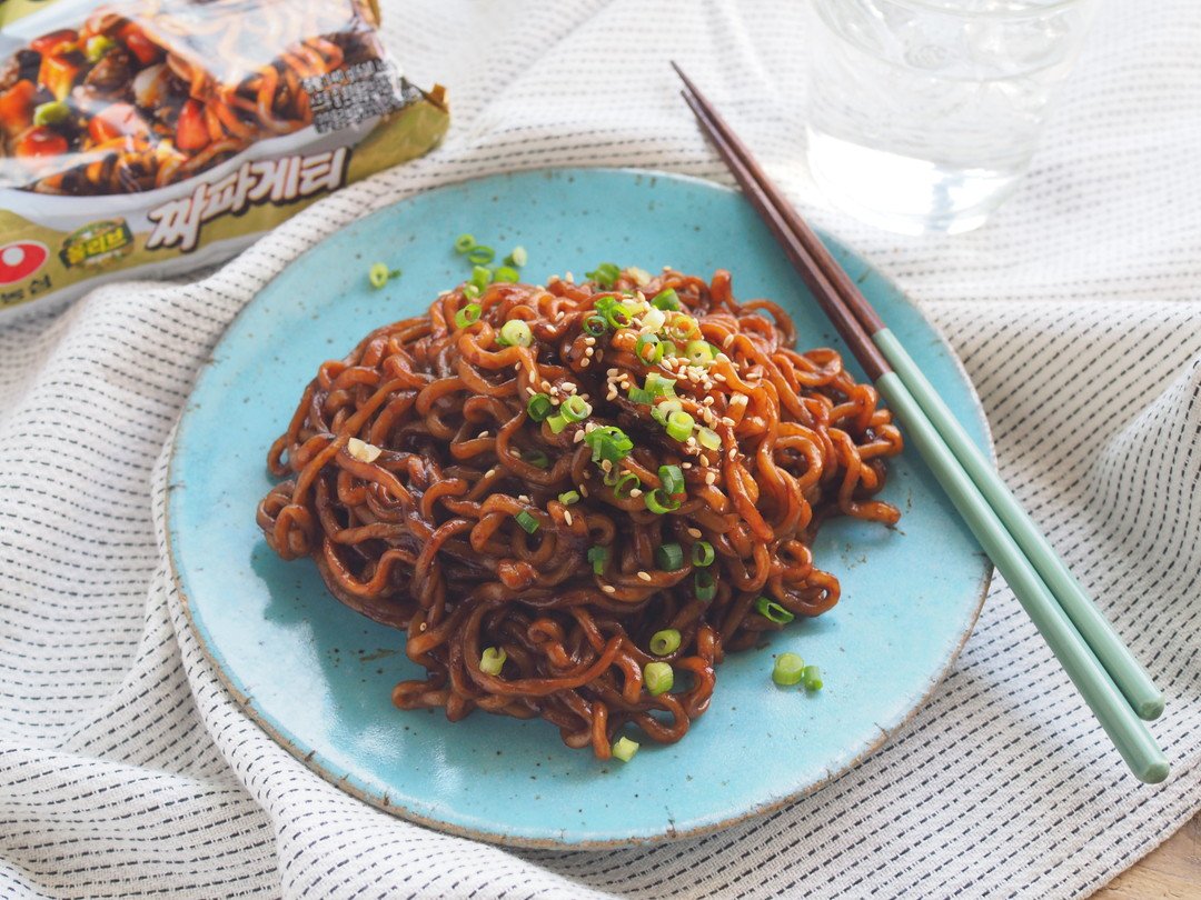 韓国袋麺「チャパゲティ」の油そば風アレンジが、ひたすらうまい :: デイリーポータルZ