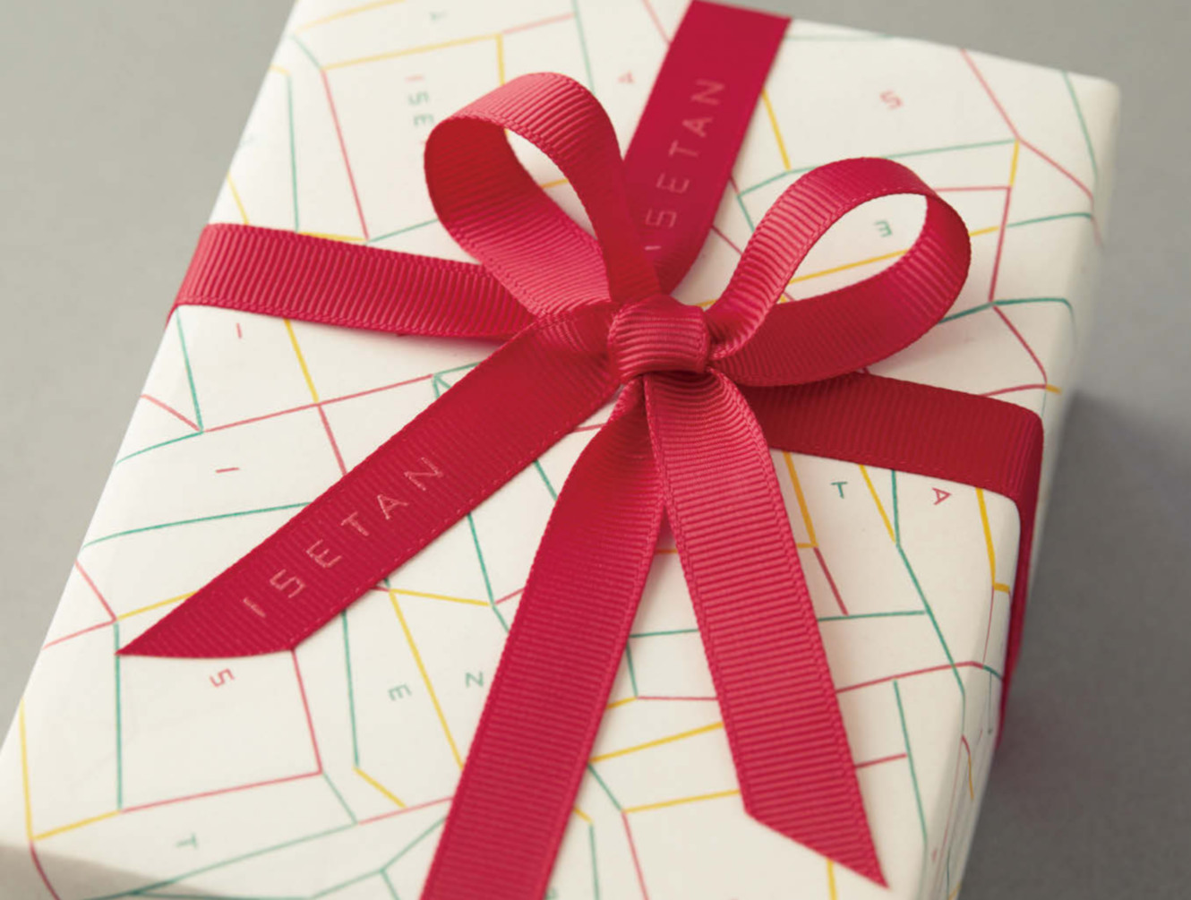 三越伊勢丹の両暖簾の包装紙が2019年度グッドデザイン賞・ロングライフデザイン賞を受賞株式会社 三越伊勢丹ホールディングスのプレスリリース