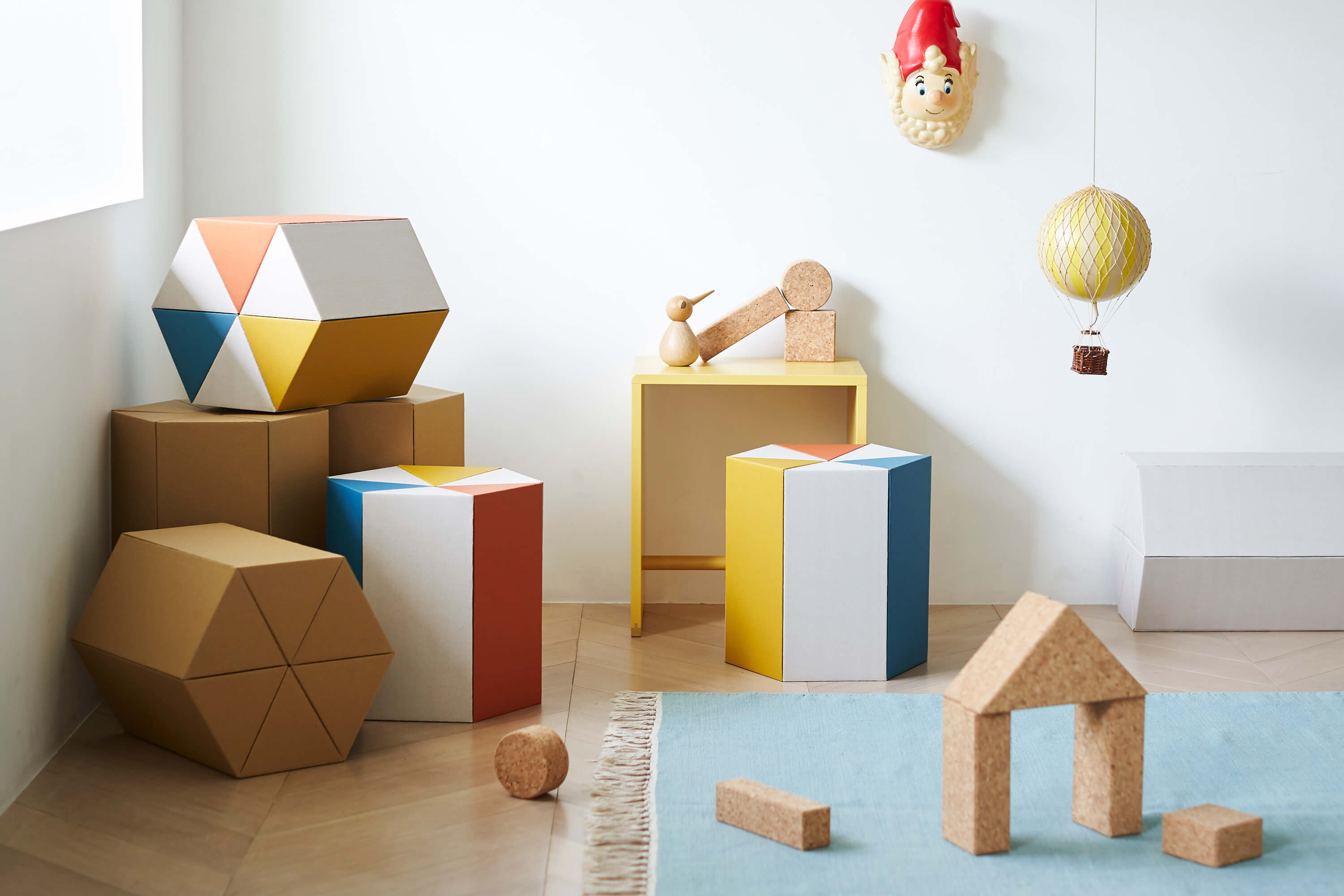 神戸芸術工科大学プロダクトデザイン学科ブログ: 「あまがさき産業フェアー2012 ダンボールスツールプロジェクト