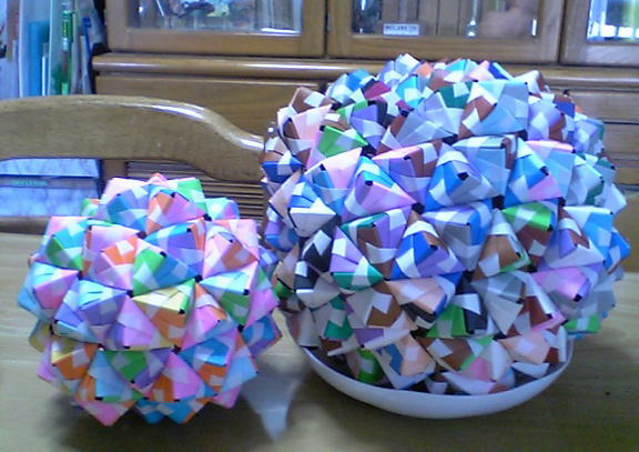 広告用紙や雑誌でペーパービーズを作りましょう！ 小山一馬の簡単廃材工作- Chiik! チーク-乳幼児〜小学生までの知育・教育メディア